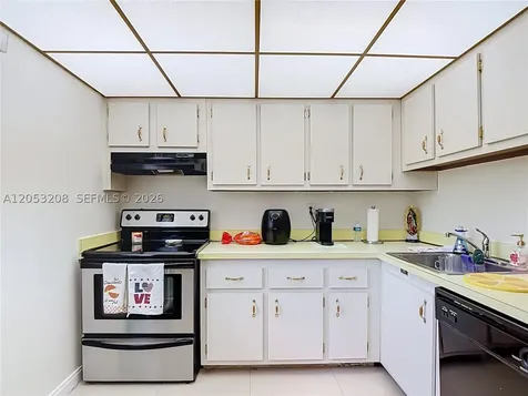 7722 Camino Real Miami FL 33143