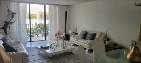 Aventura FL 33160