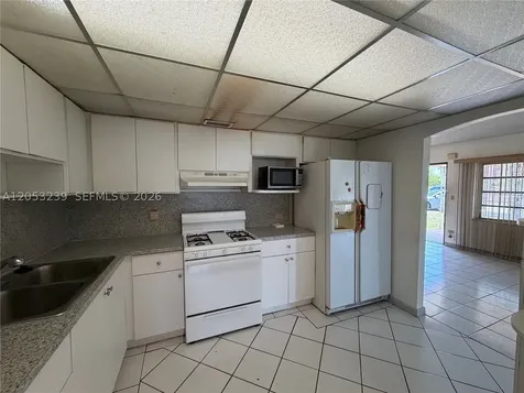 881 E 14th Street Hialeah FL 33010