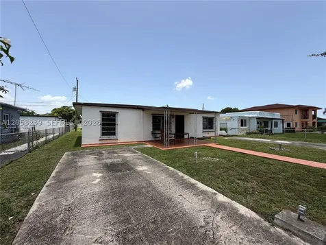 881 E 14th Street Hialeah FL 33010