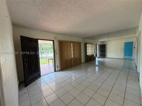 881 E 14th Street Hialeah FL 33010