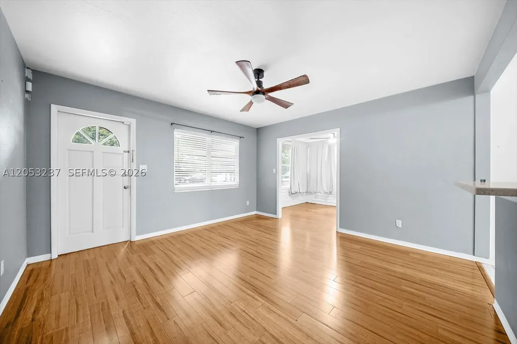 4946 2nd Ave N St Petersburg Other City - In The State Of Florida FL 33710