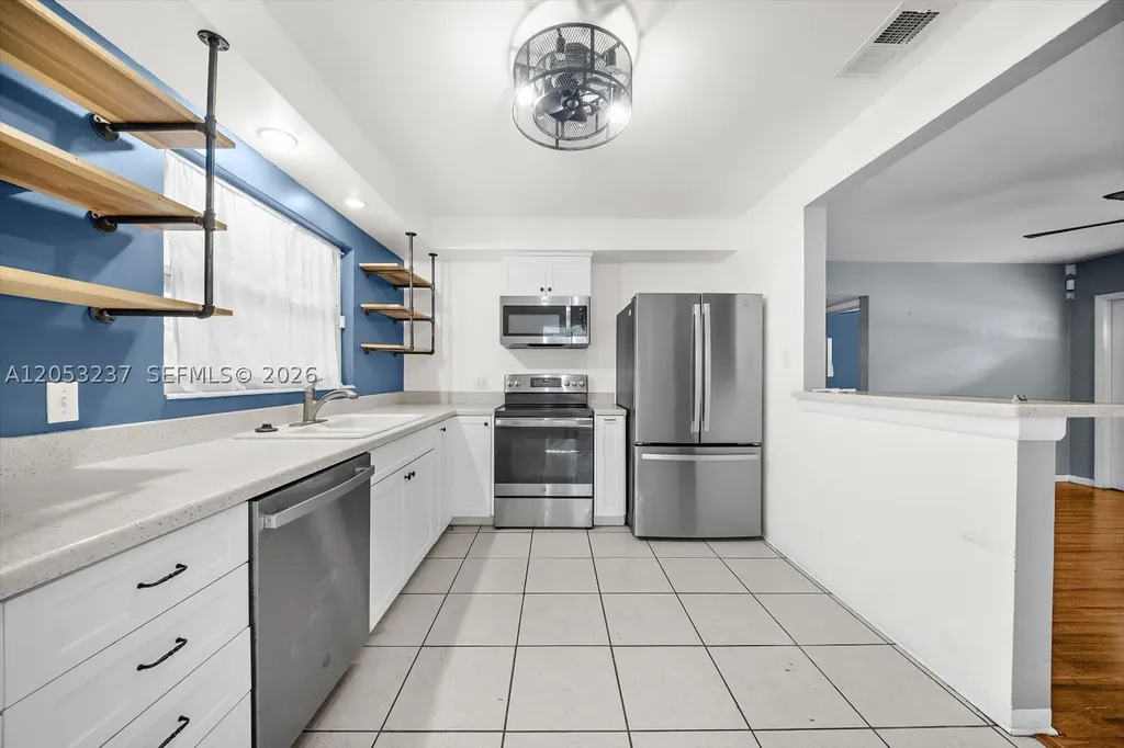 4946 2nd Ave N St Petersburg Other City - In The State Of Florida FL 33710