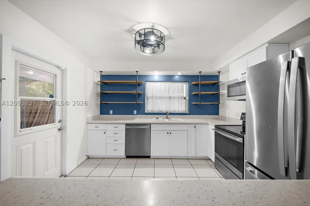 4946 2nd Ave N St Petersburg Other City - In The State Of Florida FL 33710