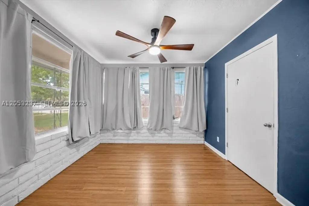 4946 2nd Ave N St Petersburg Other City - In The State Of Florida FL 33710