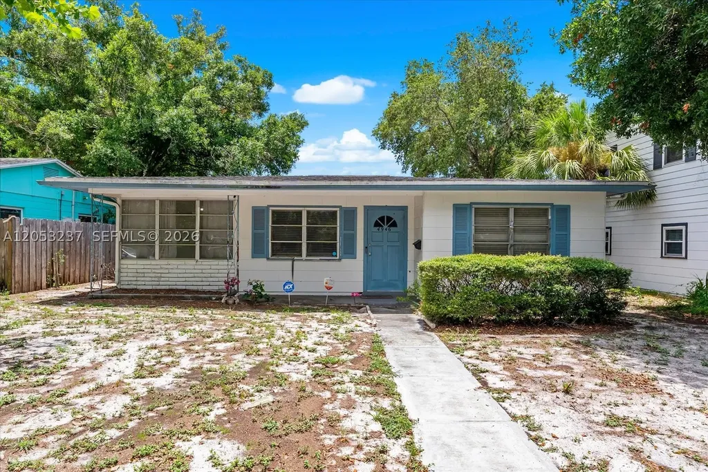 4946 2nd Ave N St Petersburg Other City - In The State Of Florida FL 33710