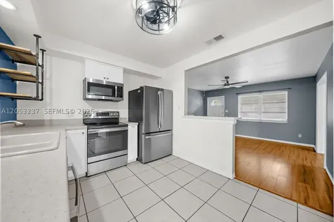4946 2nd Ave N St Petersburg Other City - In The State Of Florida FL 33710