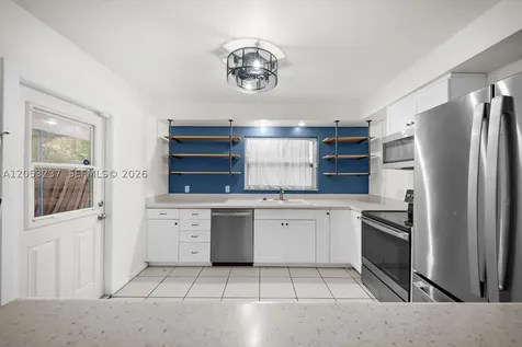 4946 2nd Ave N St Petersburg Other City - In The State Of Florida FL 33710