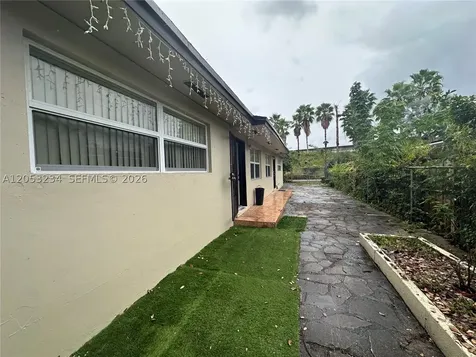 280 NW 39th Street Miami FL 33127