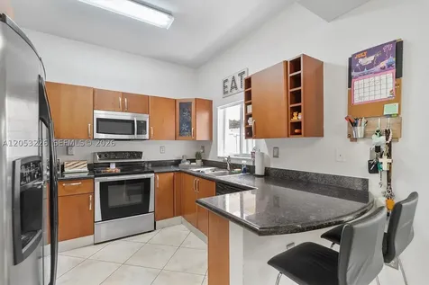 7478 NW 180th Terrace Hialeah FL 33015