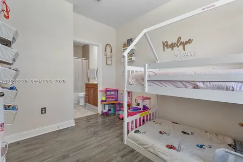 7478 NW 180th Terrace Hialeah FL 33015