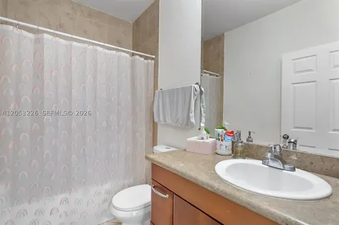 7478 NW 180th Terrace Hialeah FL 33015