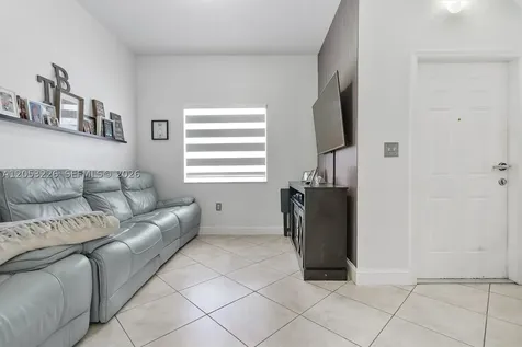 7478 NW 180th Terrace Hialeah FL 33015