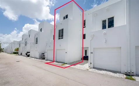 10265 NW 63rd Terrace Doral FL 33178