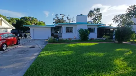 106 Yacht View Lane Fort Pierce FL 34946