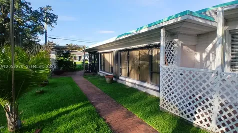 106 Yacht View Lane Fort Pierce FL 34946