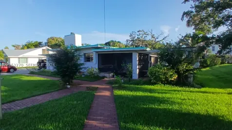 106 Yacht View Lane Fort Pierce FL 34946