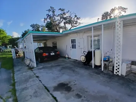 106 Yacht View Lane Fort Pierce FL 34946