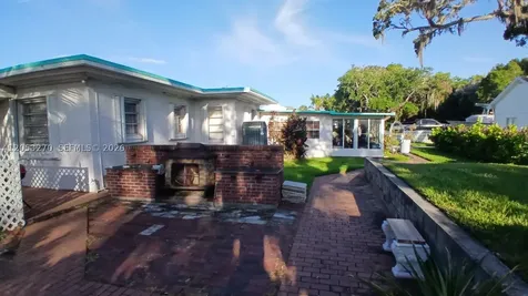 106 Yacht View Lane Fort Pierce FL 34946