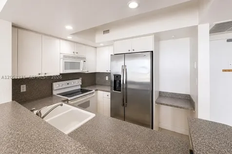5600 Collins Avenue Miami Beach FL 33140