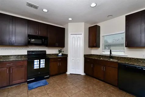 1913 SW 26th Terrace Cape Coral FL 33914