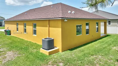 1913 SW 26th Terrace Cape Coral FL 33914
