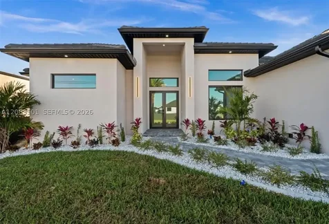 109 SW 37th Place Cape Coral FL 33991