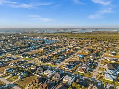 109 SW 37th Place Cape Coral FL 33991