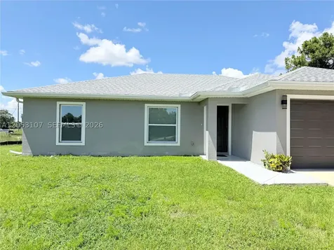 700 Connecticut Lehigh Acres FL 33936