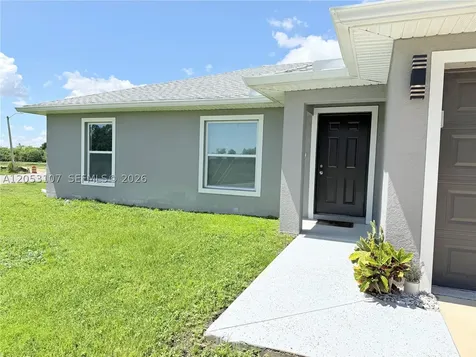 700 Connecticut Lehigh Acres FL 33936