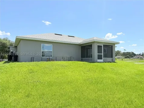 700 Connecticut Lehigh Acres FL 33936