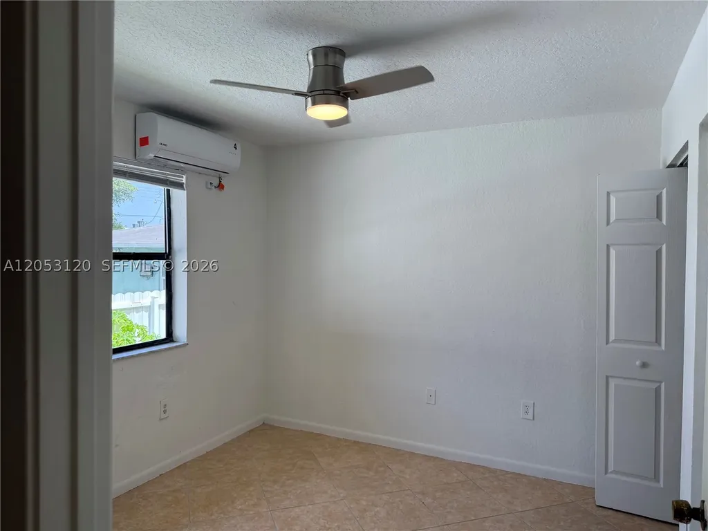 2120-2122 Thomas Street Hollywood FL 33020