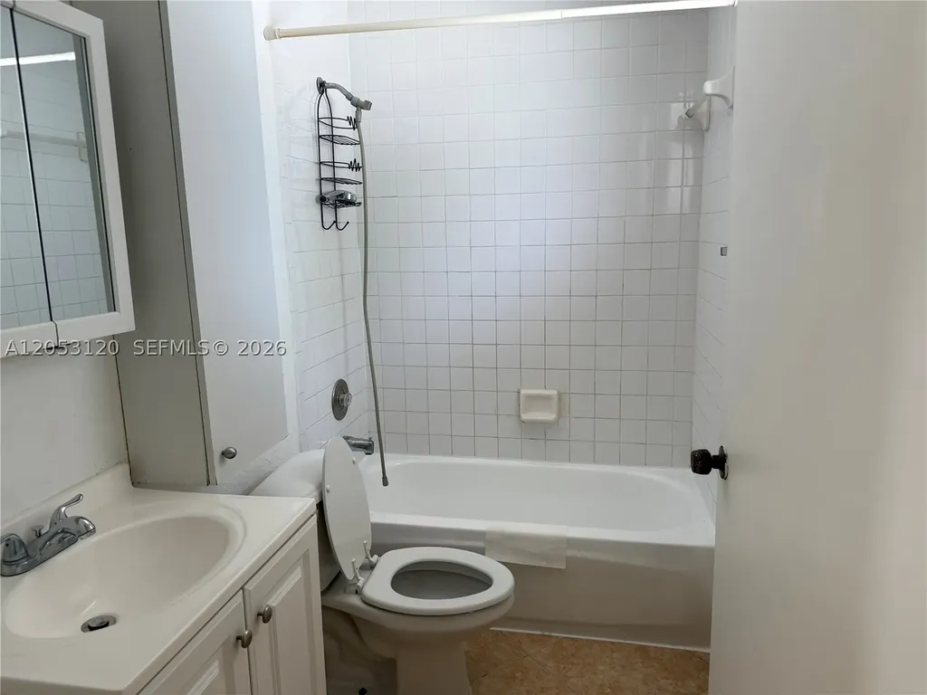 2120-2122 Thomas Street Hollywood FL 33020