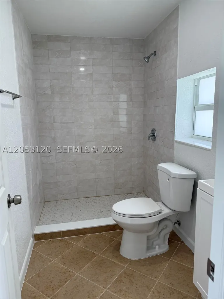 2120-2122 Thomas Street Hollywood FL 33020