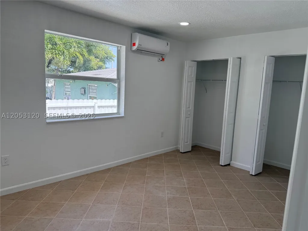 2120-2122 Thomas Street Hollywood FL 33020