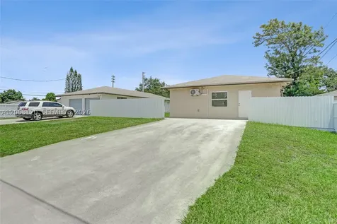 2120-2122 Thomas Street Hollywood FL 33020