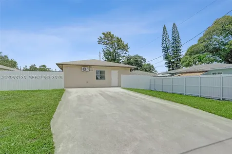 2120-2122 Thomas Street Hollywood FL 33020