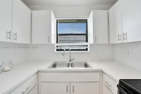 2120-2122 Thomas Street Hollywood FL 33020