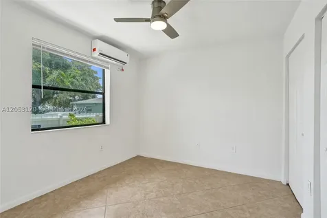 2120-2122 Thomas Street Hollywood FL 33020