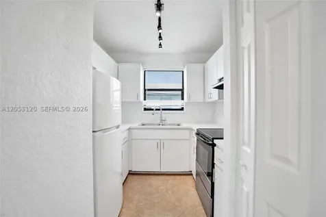 2120-2122 Thomas Street Hollywood FL 33020