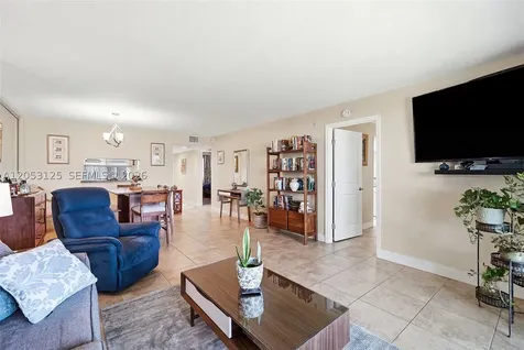 Pembroke Pines FL 33027