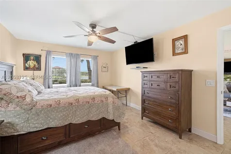 Pembroke Pines FL 33027