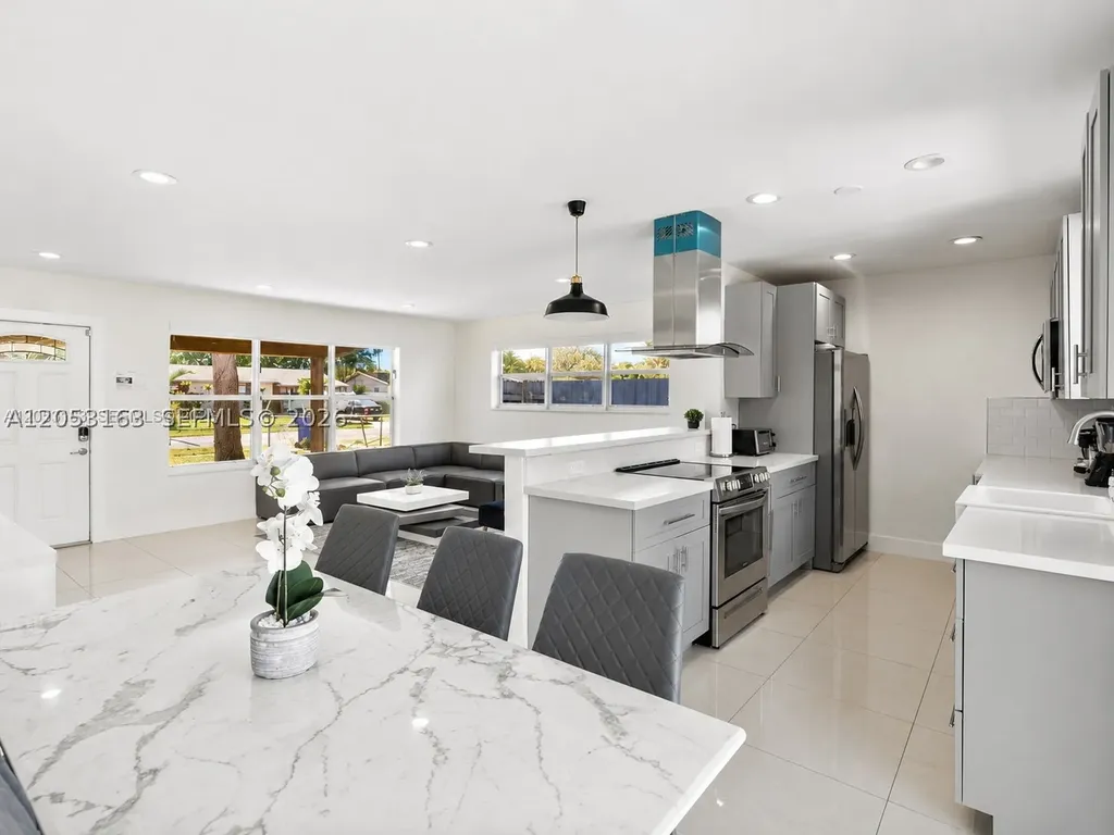 6441 Meade Street Hollywood FL 33024