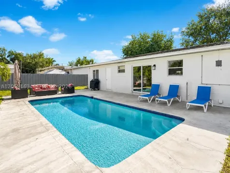 6441 Meade Street Hollywood FL 33024