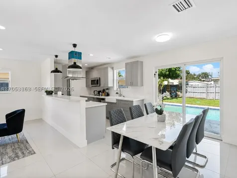 6441 Meade Street Hollywood FL 33024