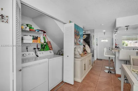 450 SE 7th Street Dania Beach FL 33004