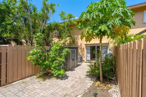 450 SE 7th Street Dania Beach FL 33004