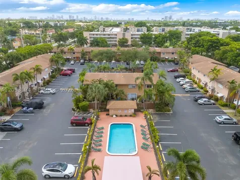450 SE 7th Street Dania Beach FL 33004