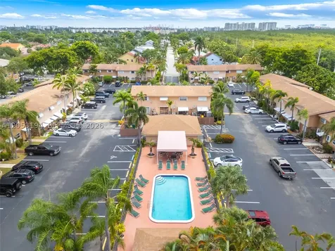 450 SE 7th Street Dania Beach FL 33004