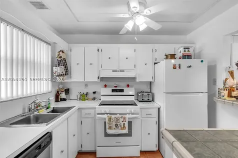 450 SE 7th Street Dania Beach FL 33004